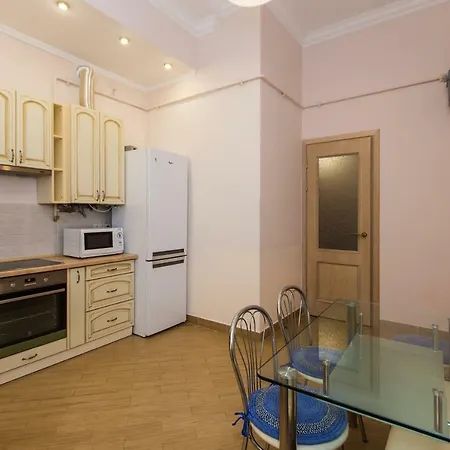 3 In The Centr Leópolis