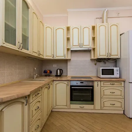 3 In The Centr شقة إلفيف