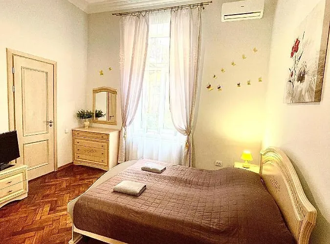 3 In The Centr Апартаменти *