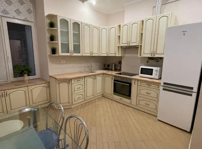 3 In The Centr Apartment