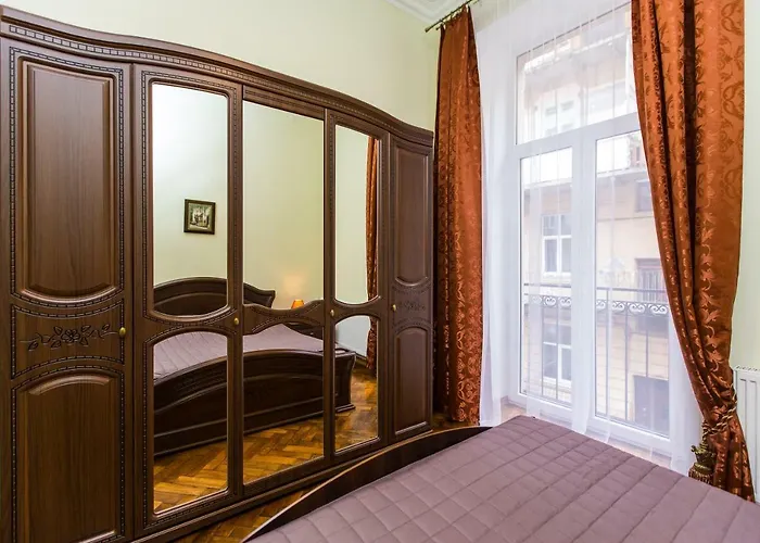 3 In The Centr Apartment *