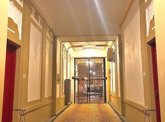 3 In The Centr Апартаменти