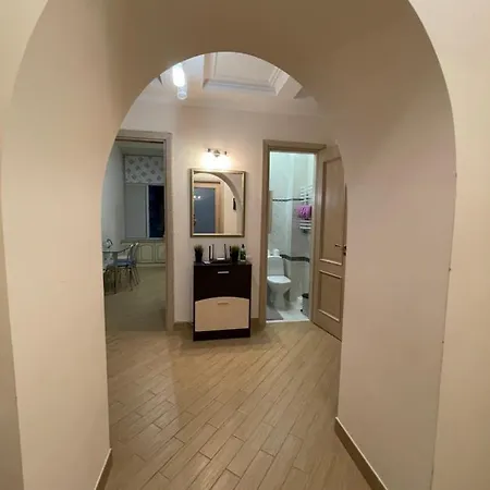 3 In The Centr Apartment *