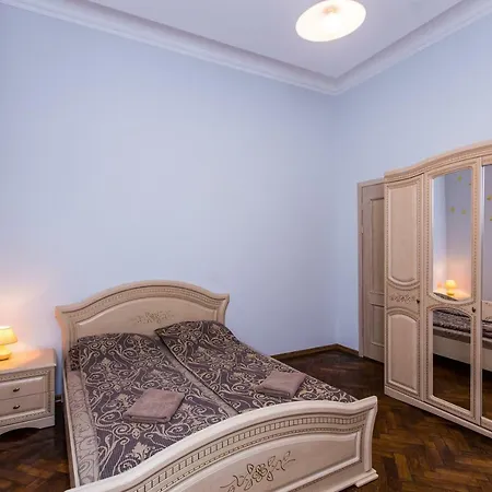 3 In The Centr Lviv
