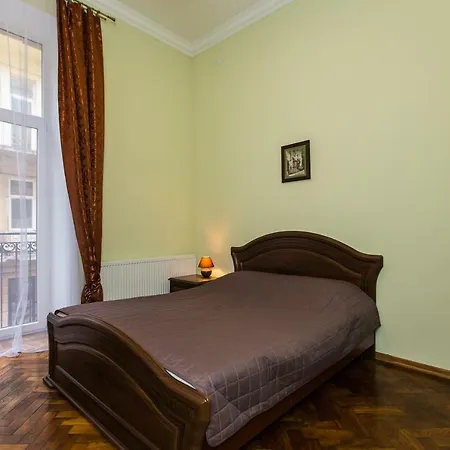 3 In The Centr Apartment