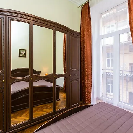 3 In The Centr Apartment *